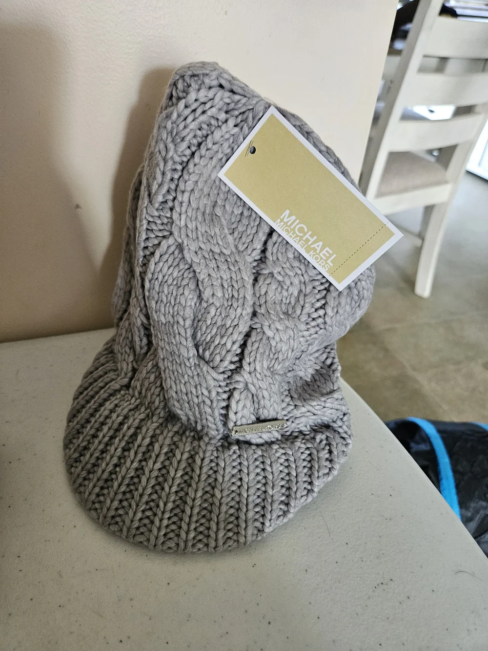 NWT Michael Kors Cable Knit Beanie Hat Gray Slouchy Winter Cap Silver Logo